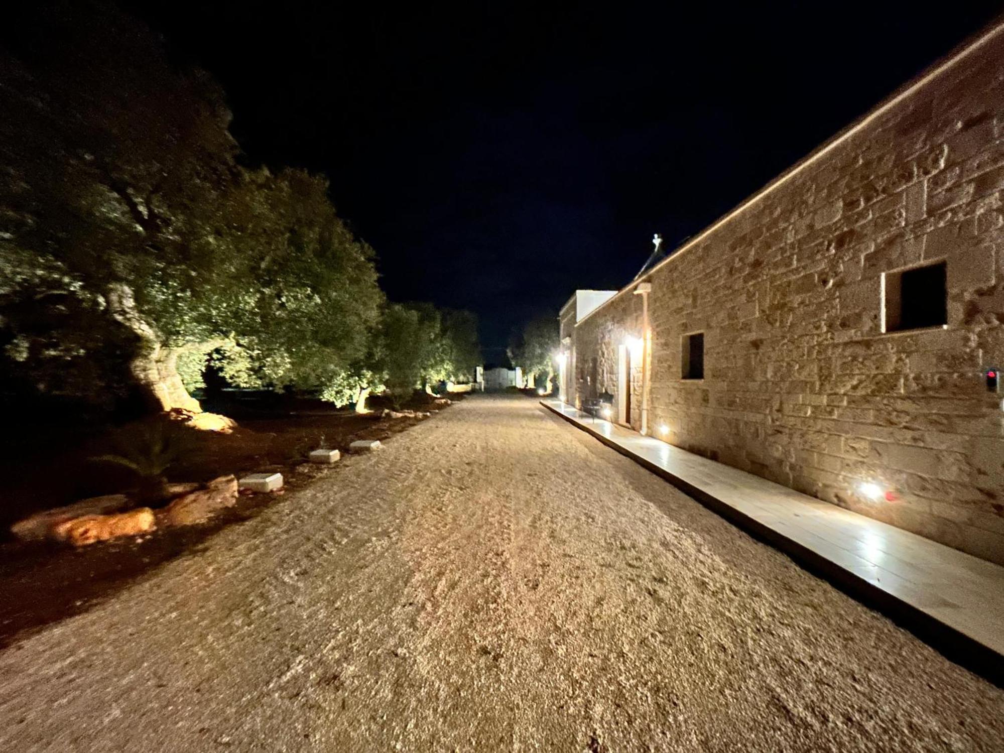 Il Trullo Di Bina Bed and Breakfast Pezze Di Greco Eksteriør billede