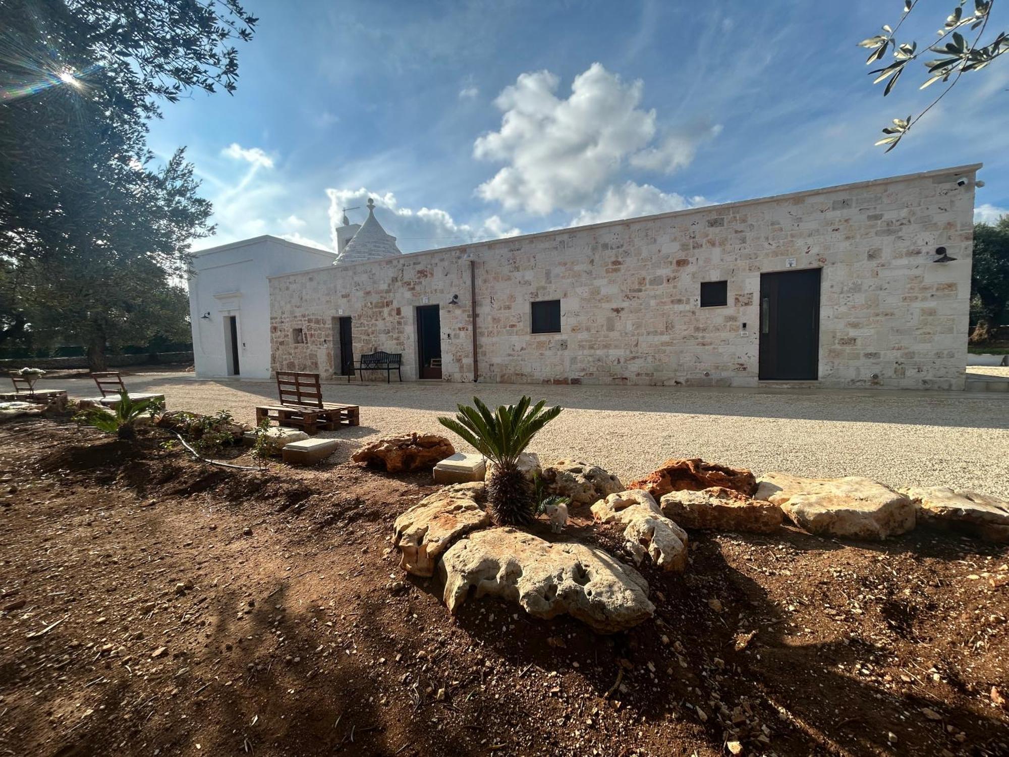 Il Trullo Di Bina Bed and Breakfast Pezze Di Greco Eksteriør billede