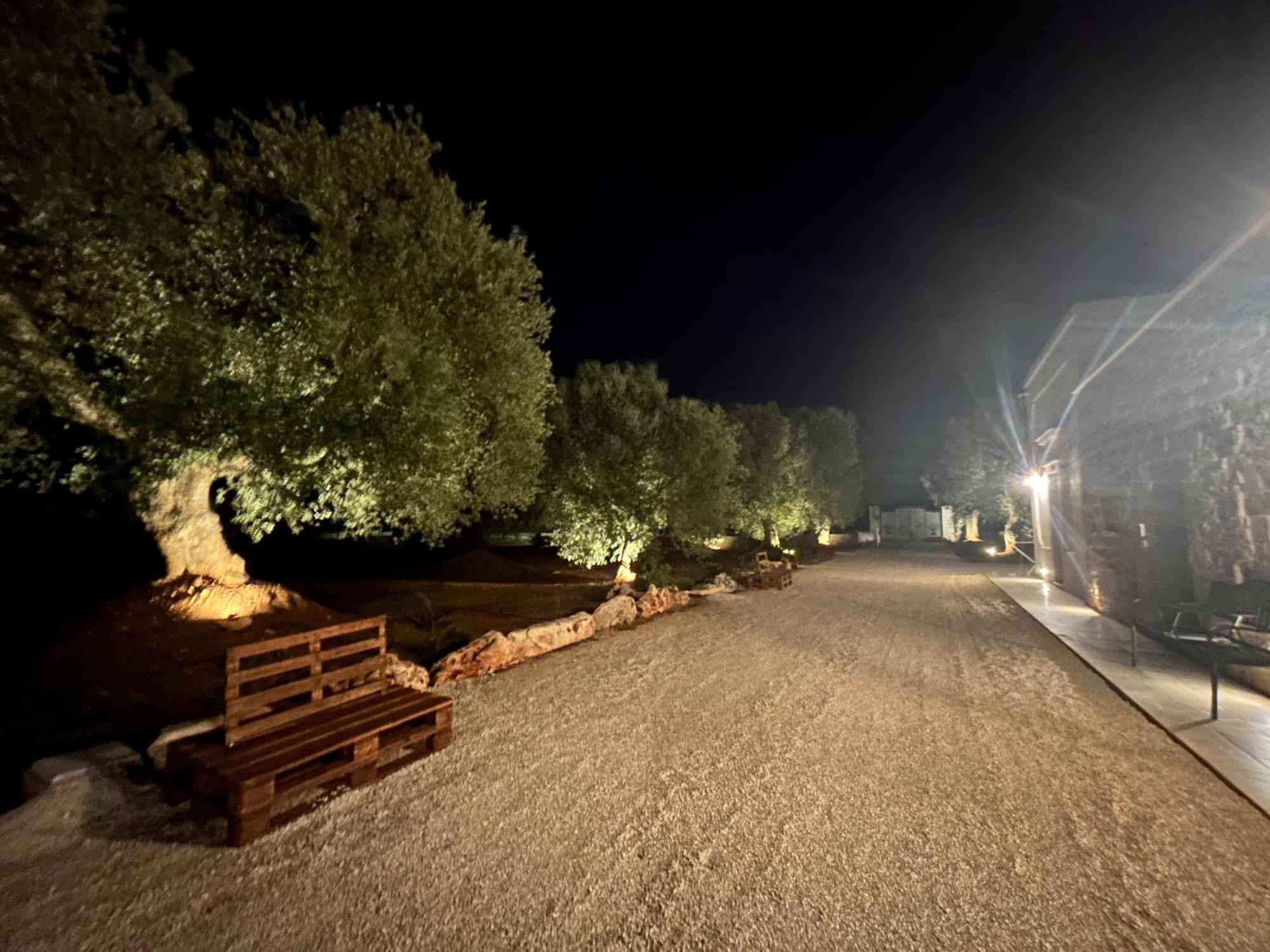 Il Trullo Di Bina Bed and Breakfast Pezze Di Greco Eksteriør billede